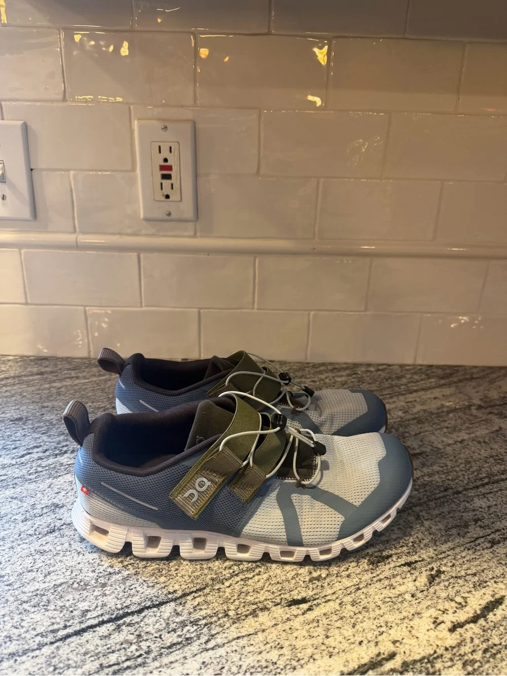 Women’s On Cloud Nexus Size 8.5